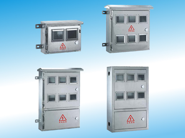 不锈钢单相电表箱是一种安装单相电能表的配电箱，门上开有抄表窗口，主要用于民用建筑．商业配电系统中。