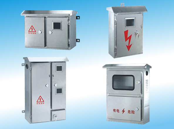 不锈钢三相电表箱是一种安装三相电能表的配电箱．门上开有抄表窗口，主要用于工矿企业需要三相电力的配电系统中。